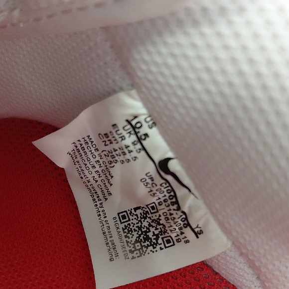 Nike Air Force 1 White and Black with Gum Sole - Picture 6 of 7